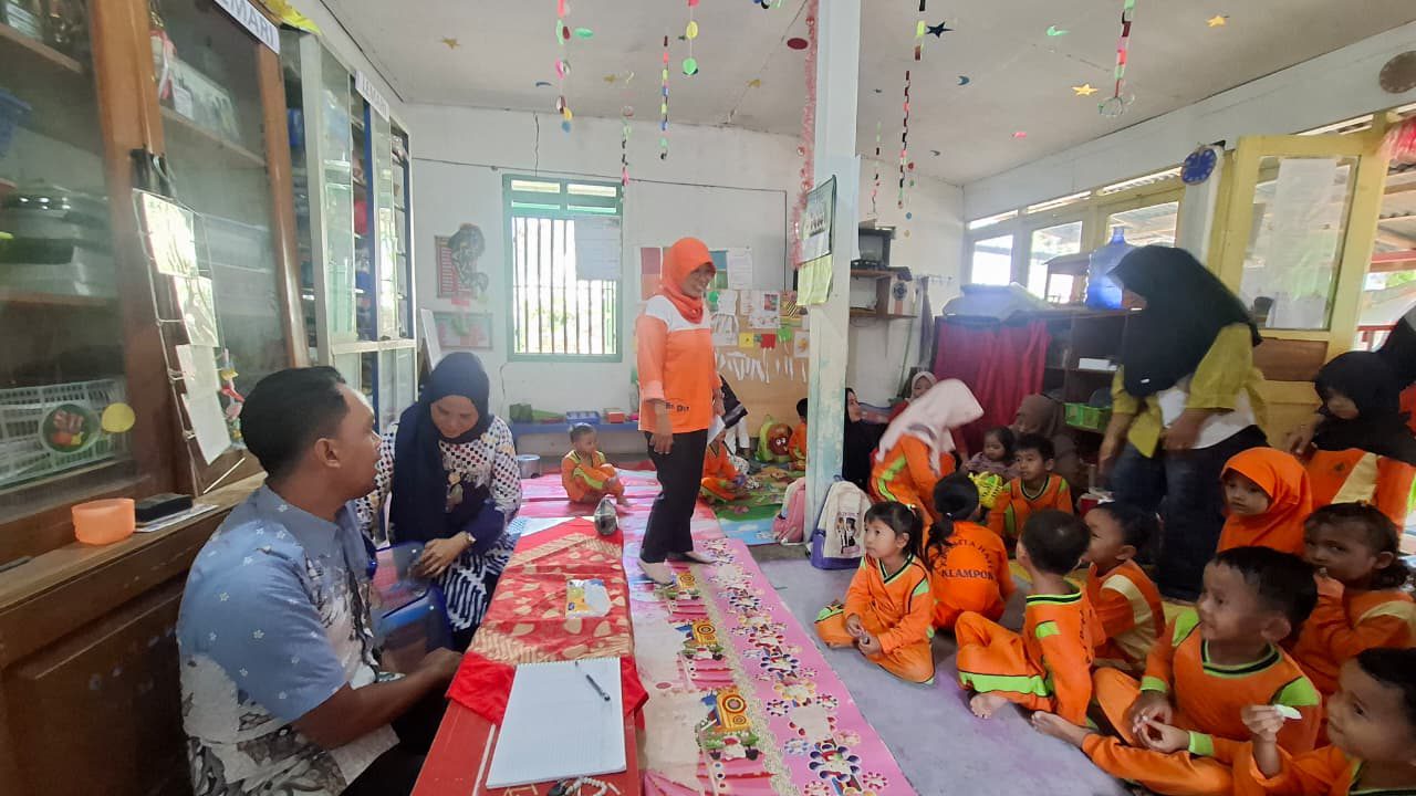 Sosialisasi Kesehatan Gigi dan Praktik Sikat Gigi di KB Pelita Hati Purwareja Klampok