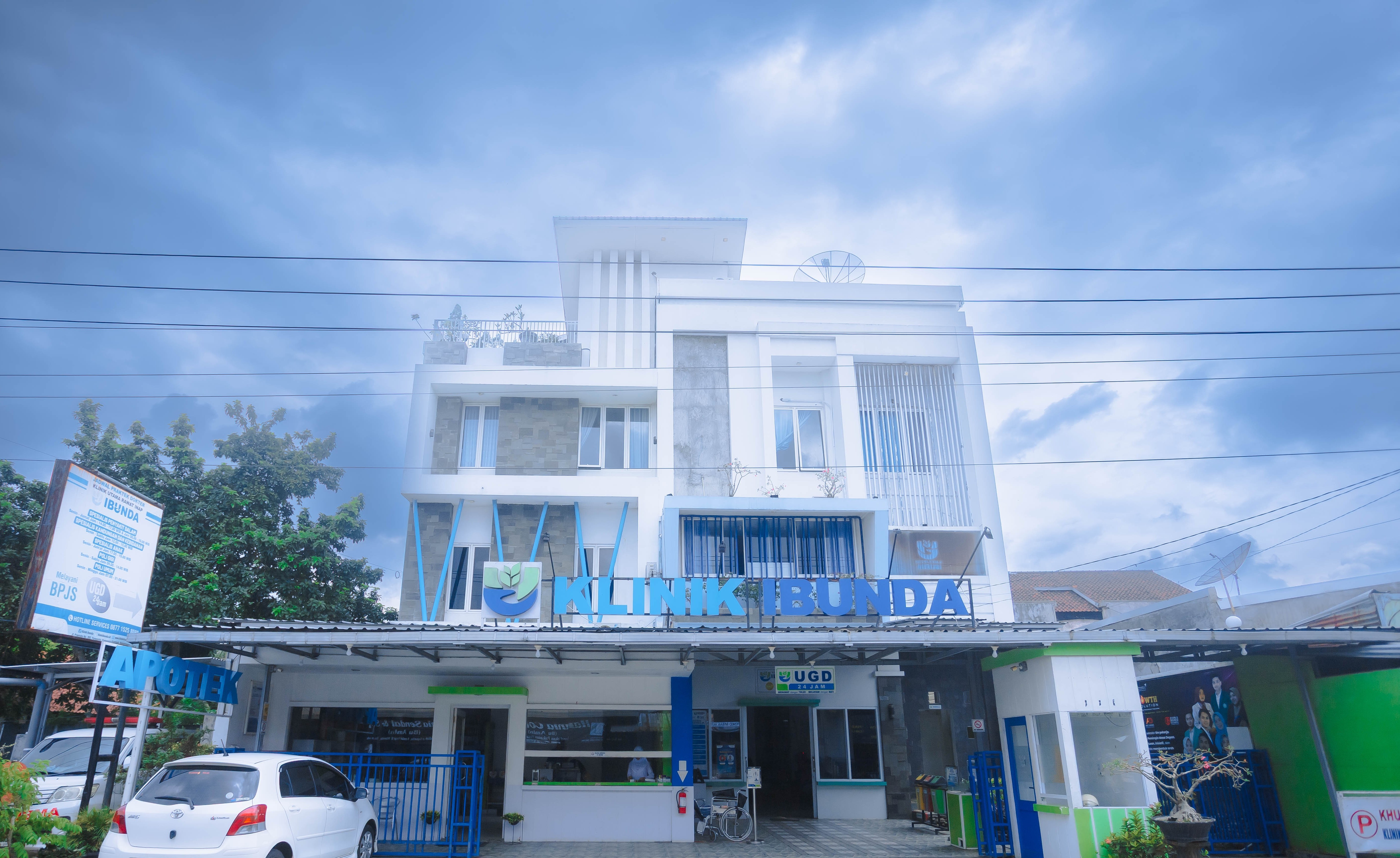 Gedung Depan Klinik Ibunda